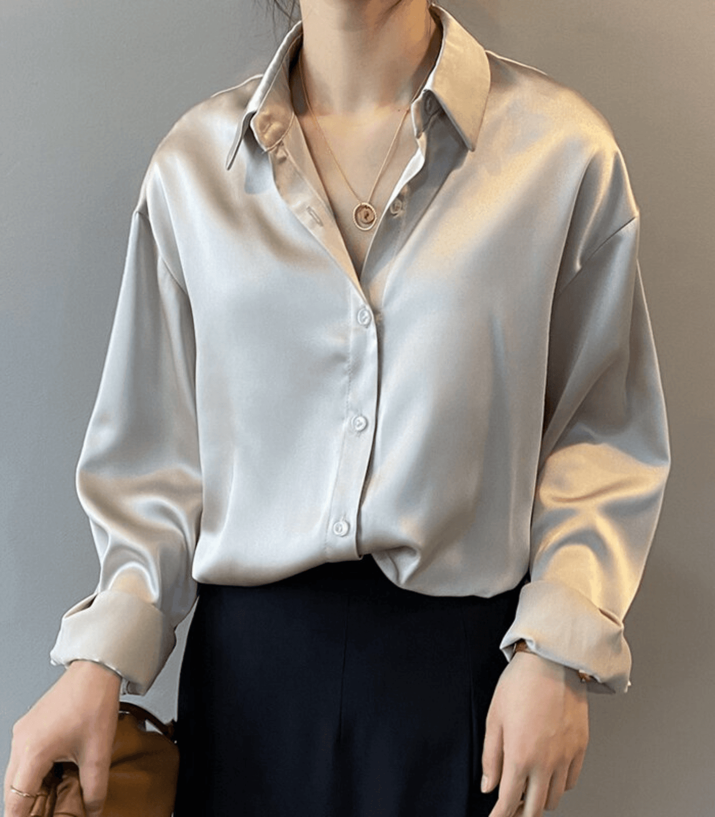 Geknöpfte Satin-Seidenbluse 8