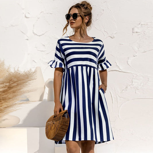 Gestreiftes Kleid für Damen 1