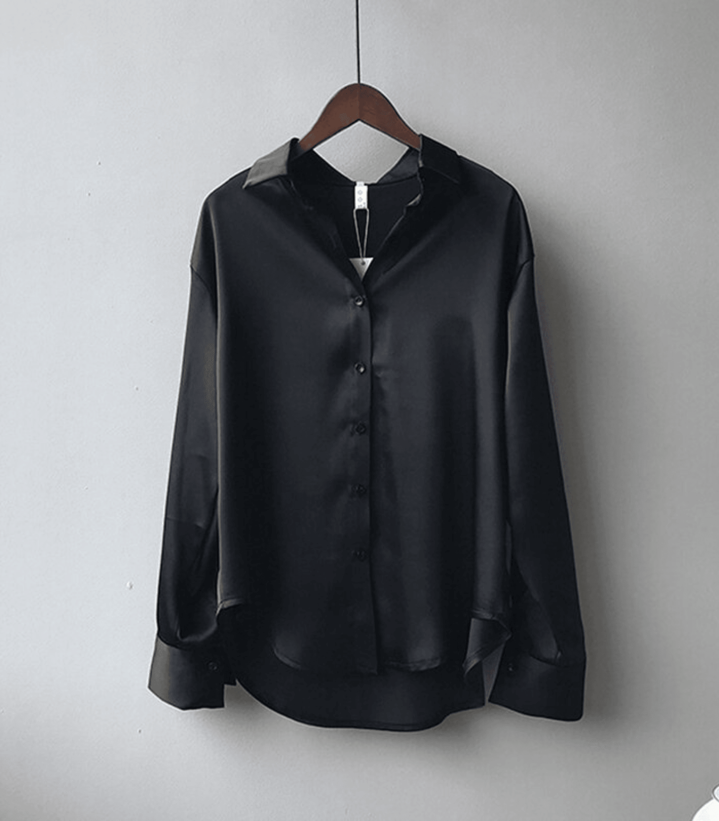 Geknöpfte Satin-Seidenbluse 6