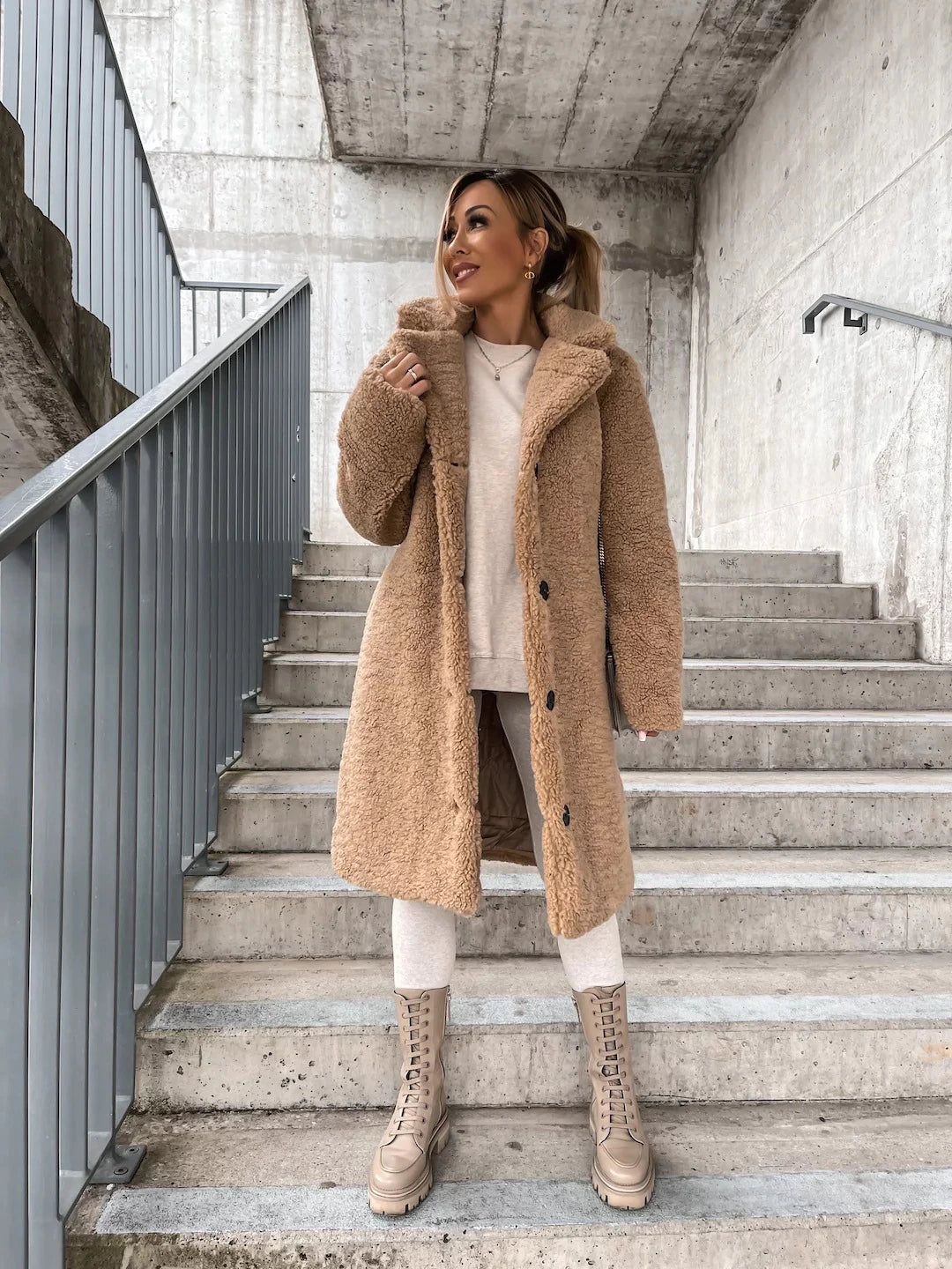 Meike Wintermantel aus feiner Wolle 4
