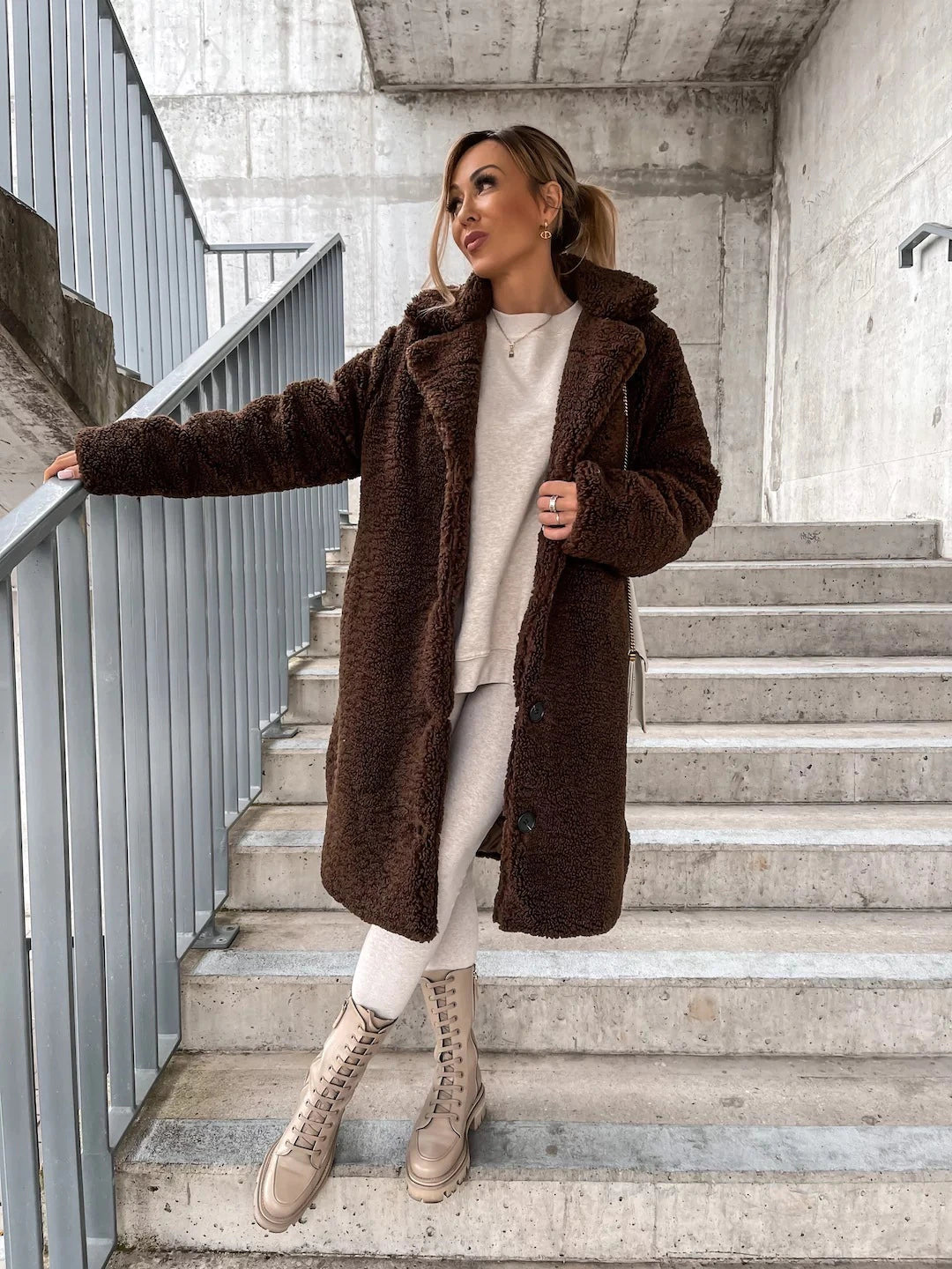 Meike Wintermantel aus feiner Wolle 9
