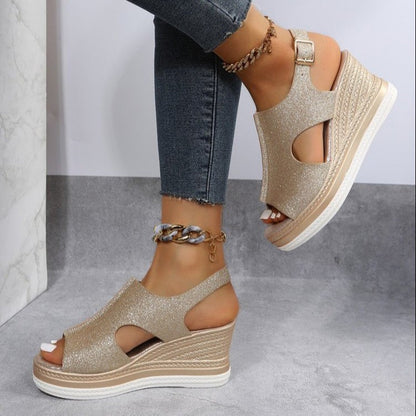 Sandalen mit Keilabsatz 1