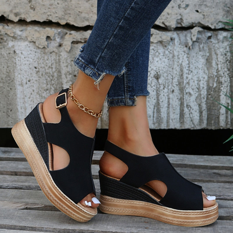 Sandalen mit Keilabsatz 2