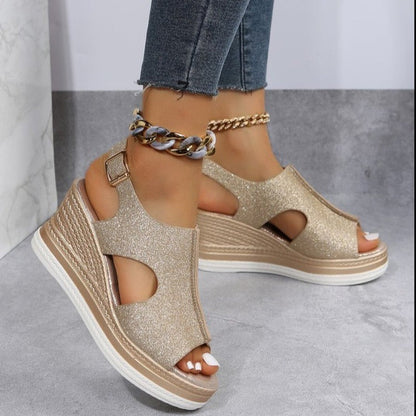 Sandalen mit Keilabsatz 7