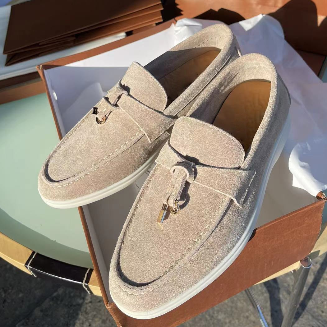 Sara Suede Loafers | Ein klassisches und schickes Design, das sicher die Aufmerksamkeit auf sich zieht 2